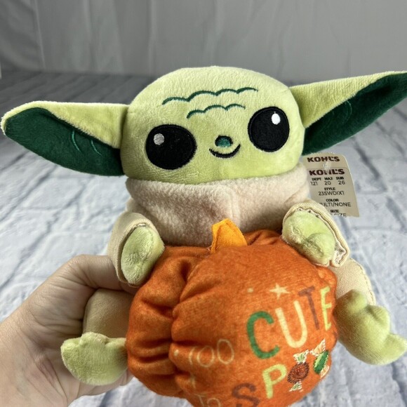 Star Wars The Mandalorian The Child Halloween Too Cute To Spook Table Decor New - Picture 3 of 9